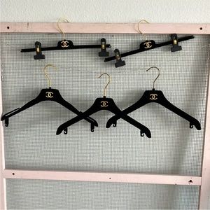 5 authentic Chanel black velvet hangers w gold accents-sold as a lot